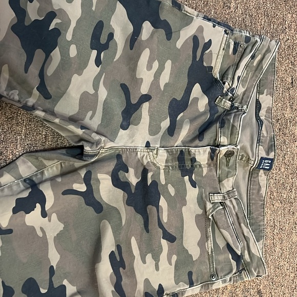 COPY - Camo GAP jeans - Picture 2 of 5